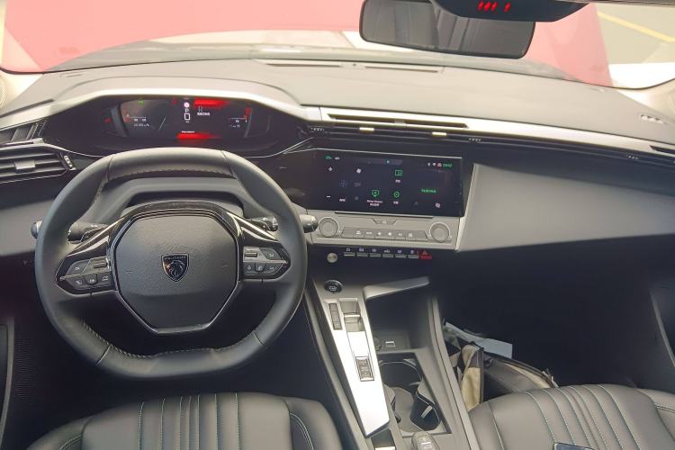 Used Peugeot 408X 2023 Active Version Interior 2