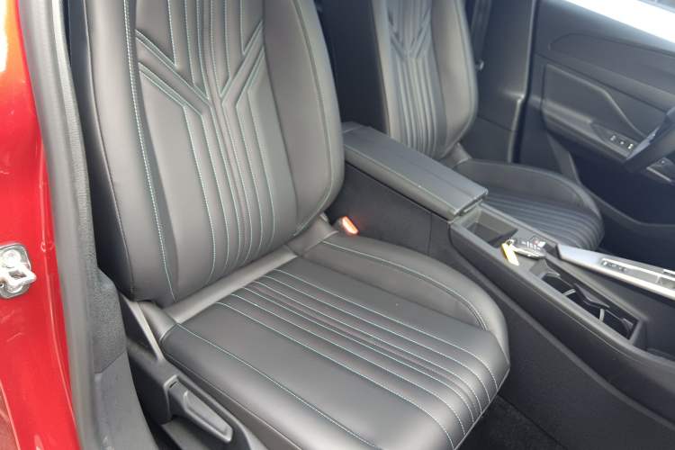 Used Peugeot 408X 2023 Active Version Right Front Seat