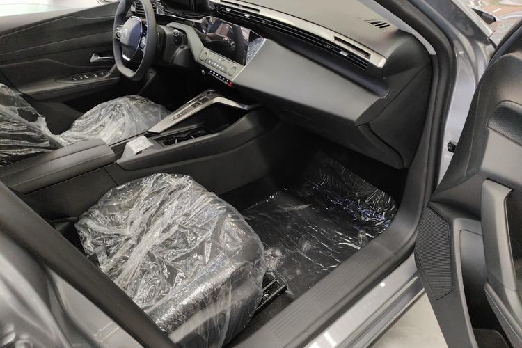 Used Peugeot 408X 2023 Gravity Edition Interior 1
