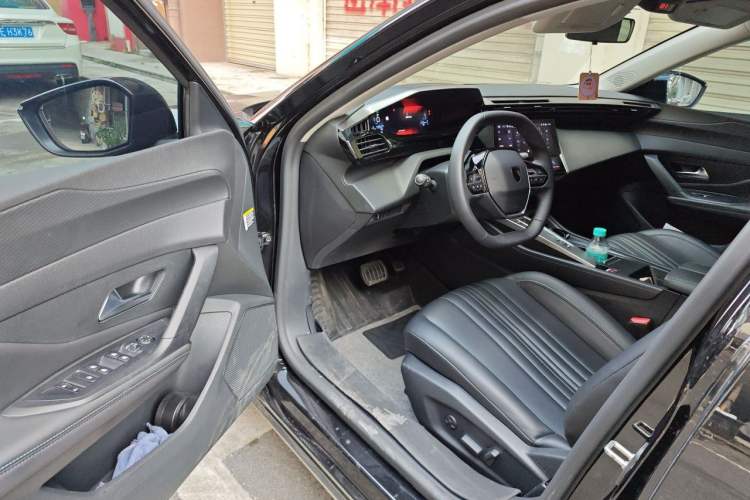 Used Peugeot 408X 2023 Charm Version Interior 3