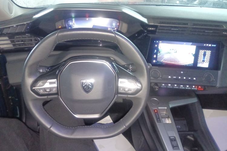 Used Peugeot 408X 2023 Active Version Interior 2