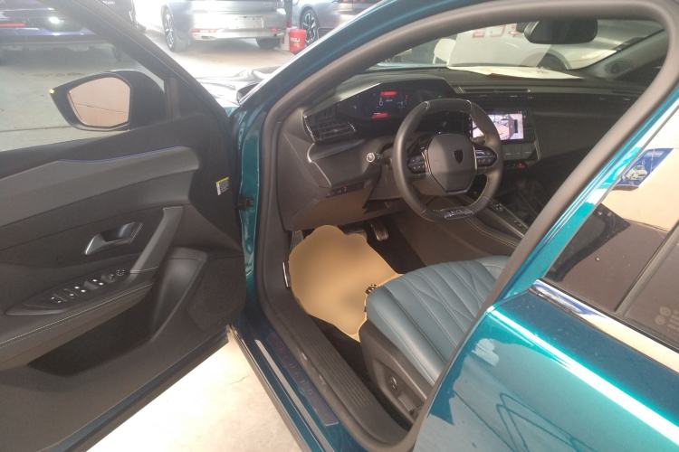 Used Peugeot 408X 2023 Boundary-Free Edition Interior 3