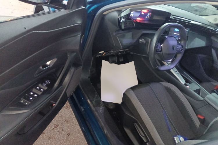 Used Peugeot 408X 2023 Active Version Interior 3