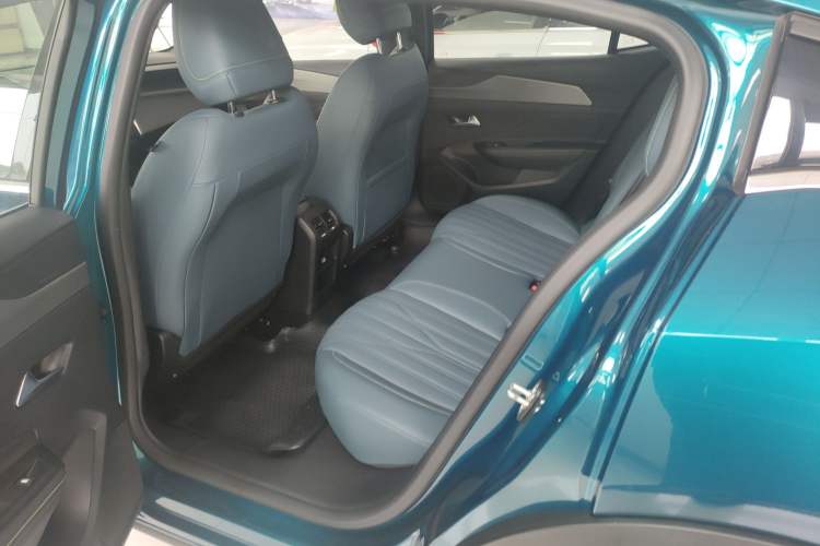 Used Peugeot 408X 2023 Boundary-Free Edition Left Rear Seat