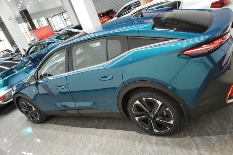 Used Peugeot 408X 2023 Boundary-Free Edition Left Side