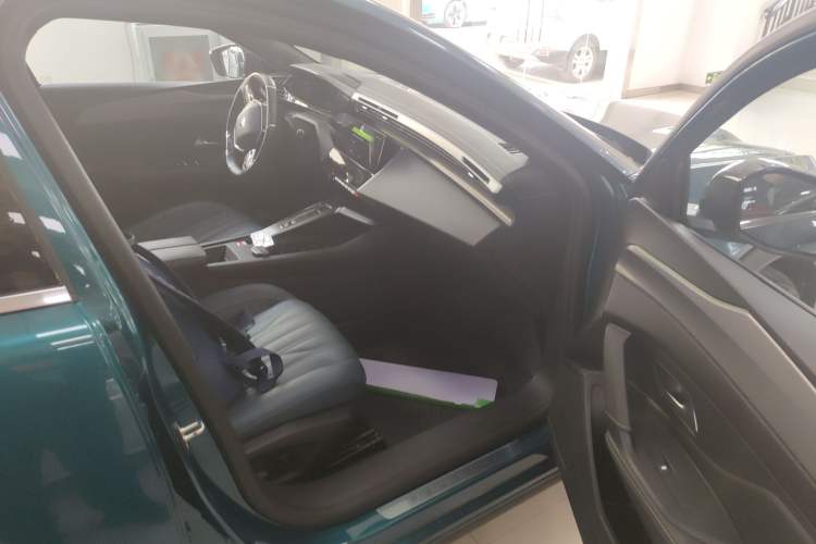 Used Peugeot 408X 2023 Boundary-Free Edition Right Front Seat