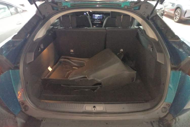 Used Peugeot 408X 2023 Active Version Trunk