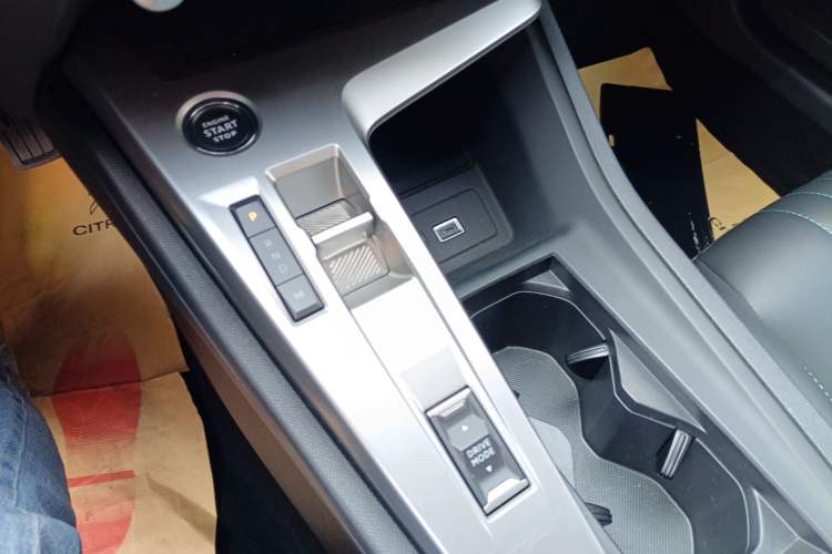 Used Peugeot 408X 2023 Gravity Edition Gear Lever