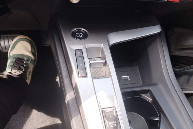Used Peugeot 408X 2023 Gravity Edition Gear Lever