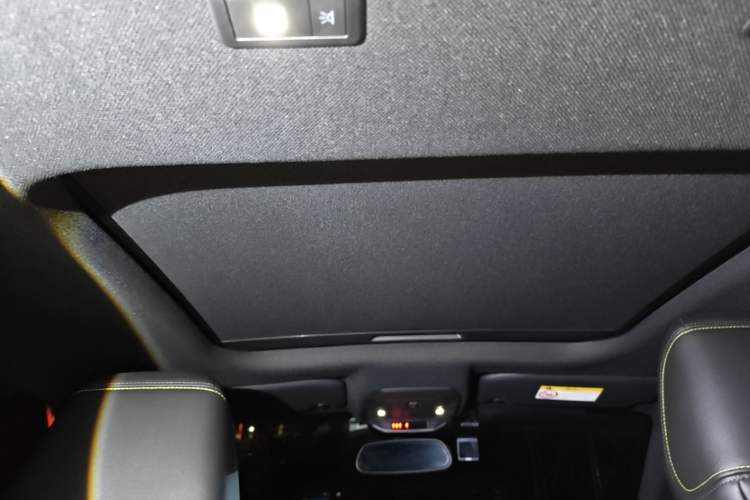 Used Peugeot 408X 2023 Boundary-Free Edition Headliner