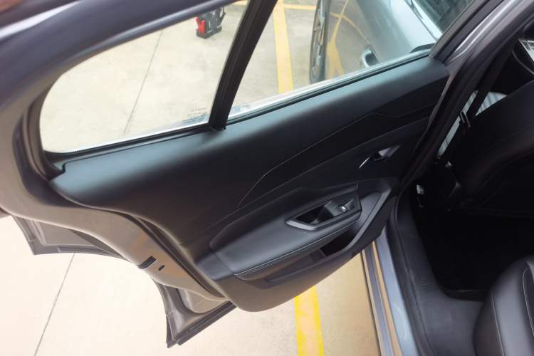 Used Peugeot 408X 2023 Gravity Edition Interior 8