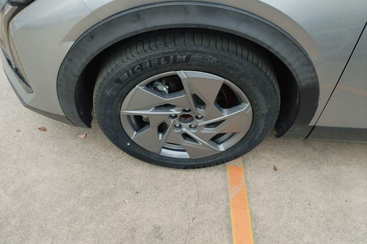 Used Peugeot 408X 2023 Gravity Edition Left Front Wheel Hub