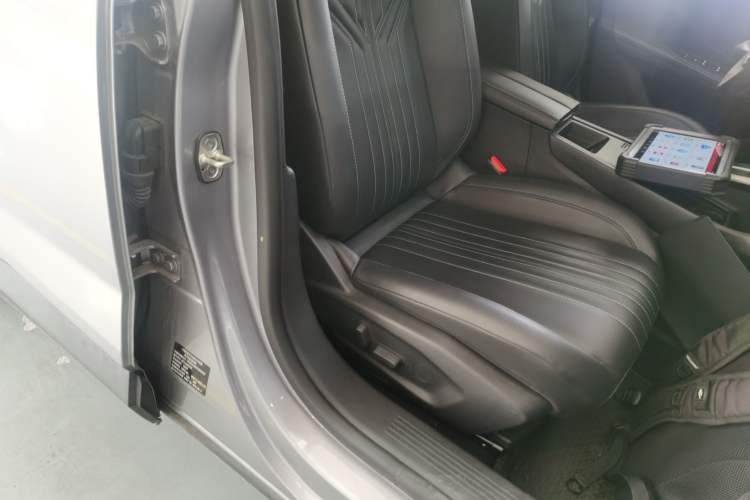 Used Peugeot 408X 2023 Charm Version Right Front Seat
