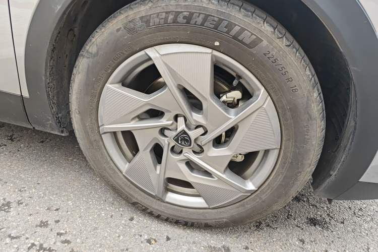 Used Peugeot 408X 2023 Gravity Edition Right Front Wheel Hub
