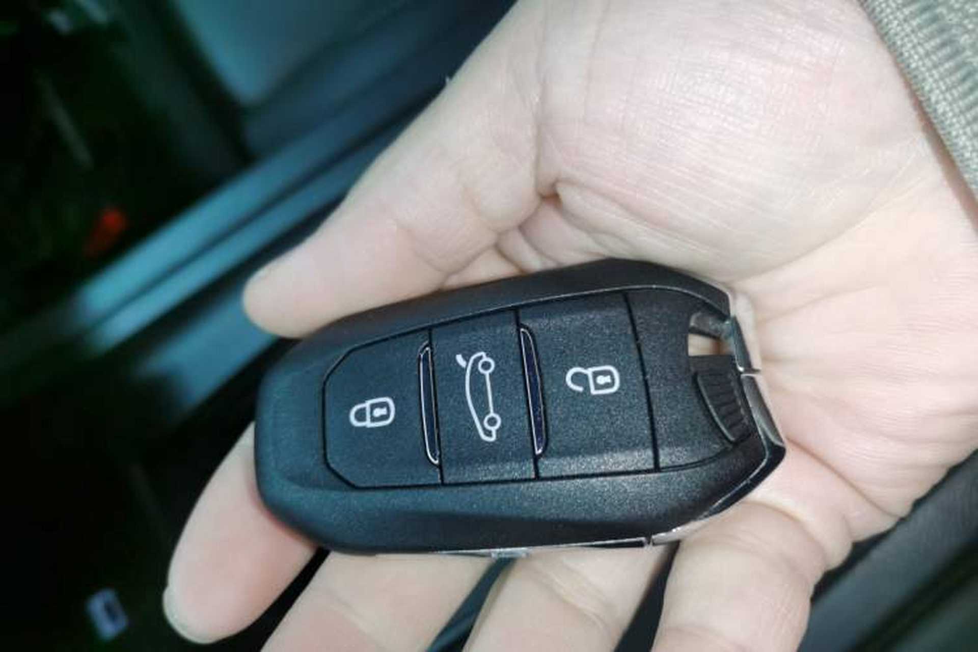 Used Peugeot 408X 2023 Charm Version Vehicle Key