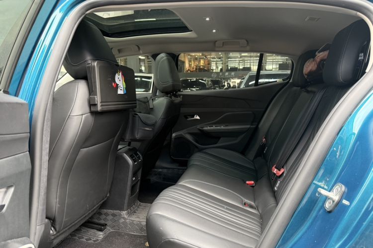 Used Peugeot 408X 2023 Charm Version Interior 5