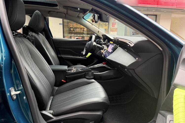 Used Peugeot 408X 2023 Charm Version Interior 8