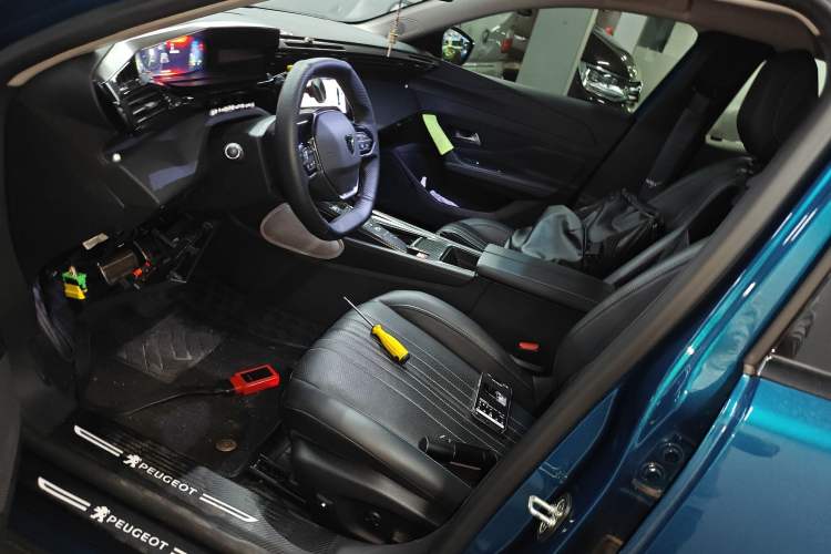 Used Peugeot 408X 2023 Charm Version Left Front Seat
