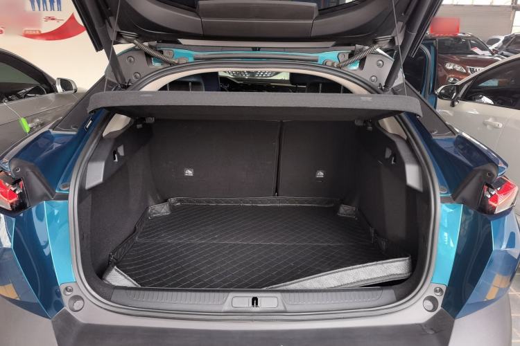 Used Peugeot 408X 2023 Charm Version Trunk