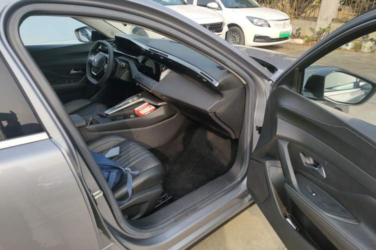 Used Peugeot 408X 2023 Gravity Edition Right Front Seat