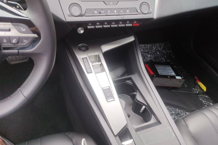 Used Peugeot 408X 2023 Gravity Edition Gear Lever