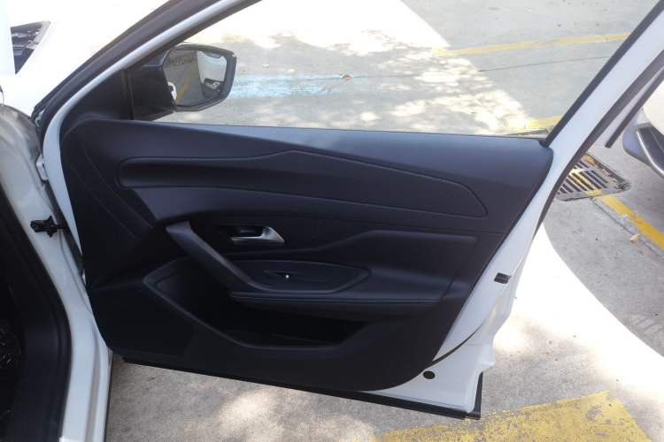 Used Peugeot 408X 2023 Gravity Edition Interior 5
