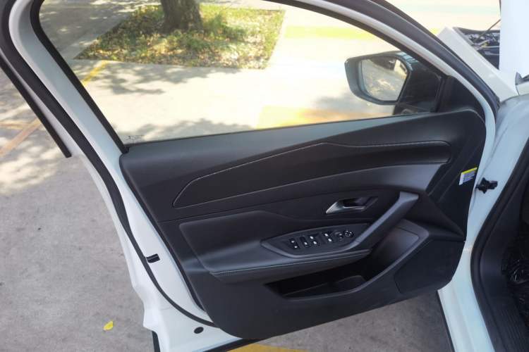 Used Peugeot 408X 2023 Gravity Edition Interior 7