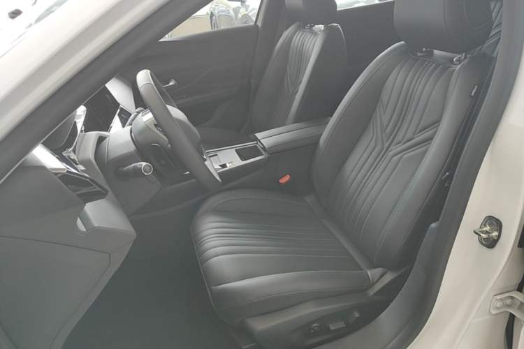 Used Peugeot 408X 2023 Charm Version Left Front Seat