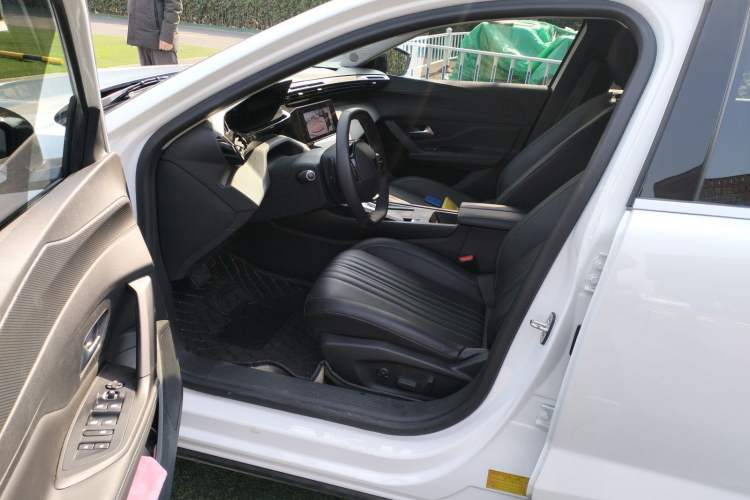 Used Peugeot 408X 2023 Charm Version Left Front Seat