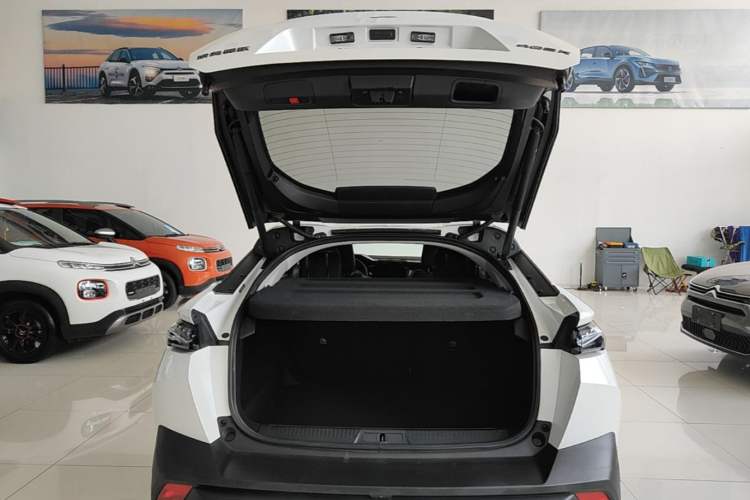 Used Peugeot 408X 2023 Charm Version Trunk