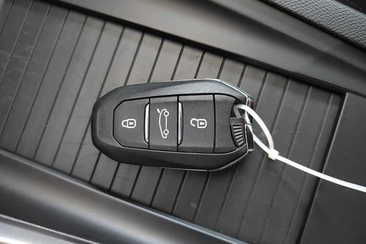 Used Peugeot 408X 2023 Charm Version Vehicle Key