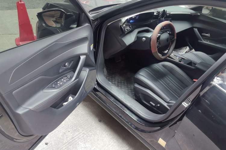 Used Peugeot 408X 2025 RS Model Driver Seat
