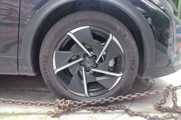 Used Peugeot 408X 2025 RS Model Right Front Wheel Hub