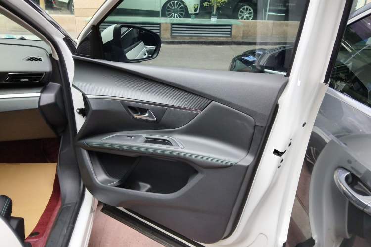 Used Peugeot 5008 2025 Luxury Edition Interior 5