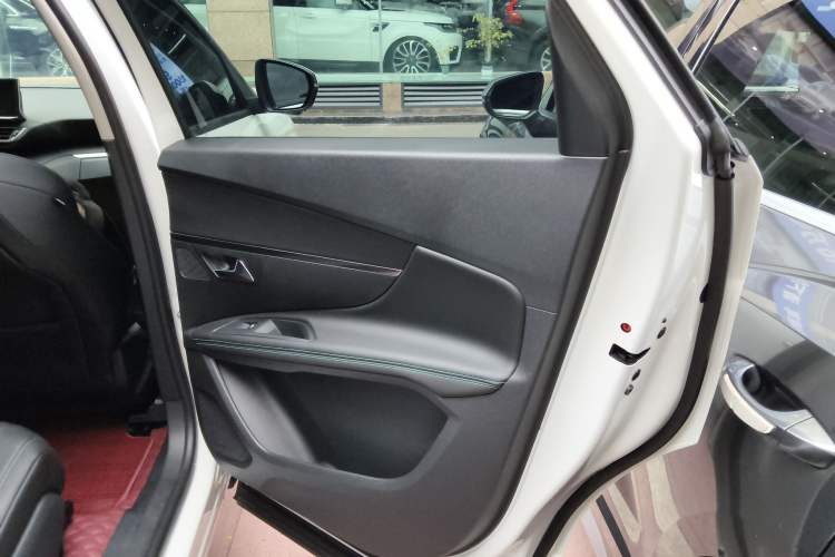 Used Peugeot 5008 2025 Luxury Edition Interior 6