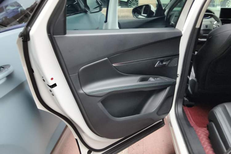 Used Peugeot 5008 2025 Luxury Edition Interior 8