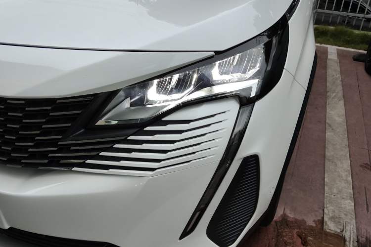 Used Peugeot 5008 2025 Luxury Edition Left Front Headlight