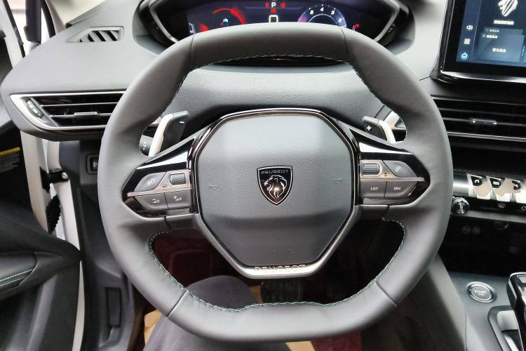 Used Peugeot 5008 2025 Luxury Edition Steering Wheel