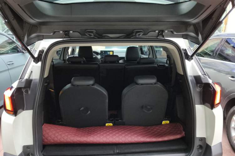 Used Peugeot 5008 2025 Luxury Edition Trunk