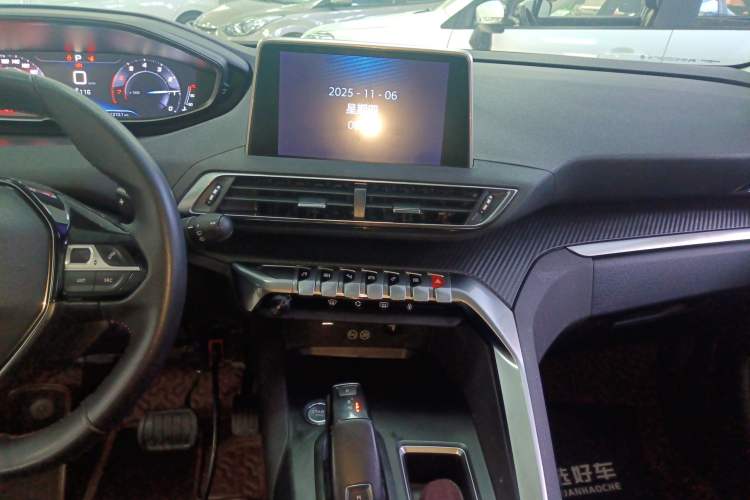 Used Peugeot 5008 2017 350THP 5-Seat Elite Edition Audio And AC Panel