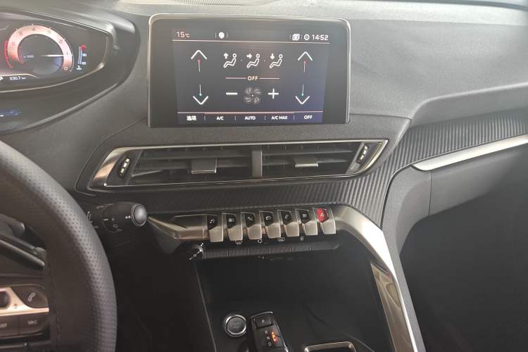 Used Peugeot 5008 2017 380THP 7-Seater Elite Edition Audio And AC Panel