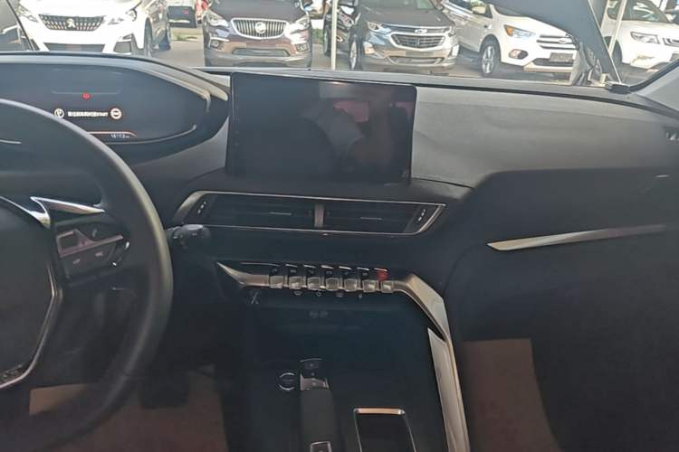 Used Peugeot 5008 2017 380THP 7-Seater Elite Edition Audio And AC Panel