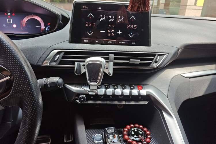 Used Peugeot 5008 2017 380THP 7-Seater Luxury GT Edition Audio And AC Panel