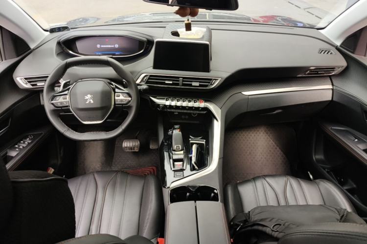 Used Peugeot 5008 2017 350THP 7-Seater Boundless Edition Center Console