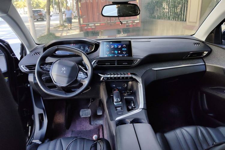 Used Peugeot 5008 2017 380THP 7-Seater Luxury Edition Center Console