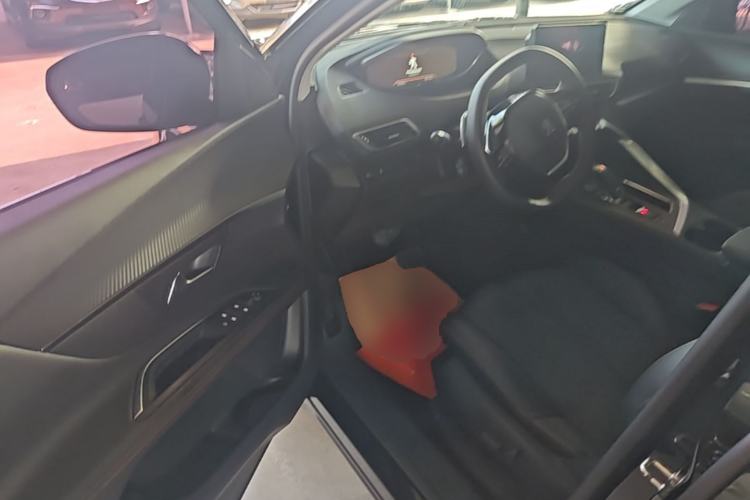 Used Peugeot 5008 2017 380THP 7-Seater Elite Edition Driver Seat