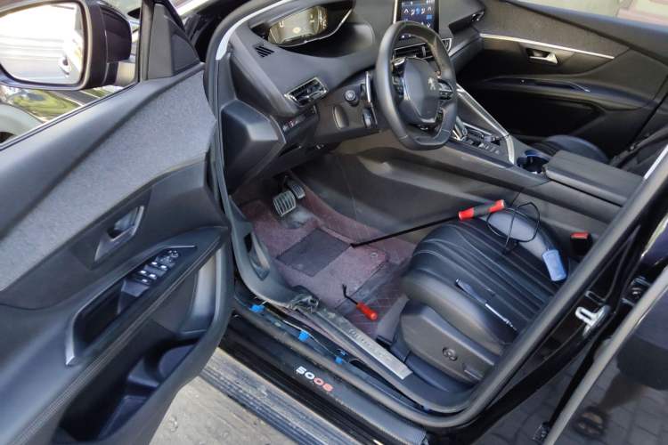 Used Peugeot 5008 2017 380THP 7-Seater Luxury Edition Driver Seat