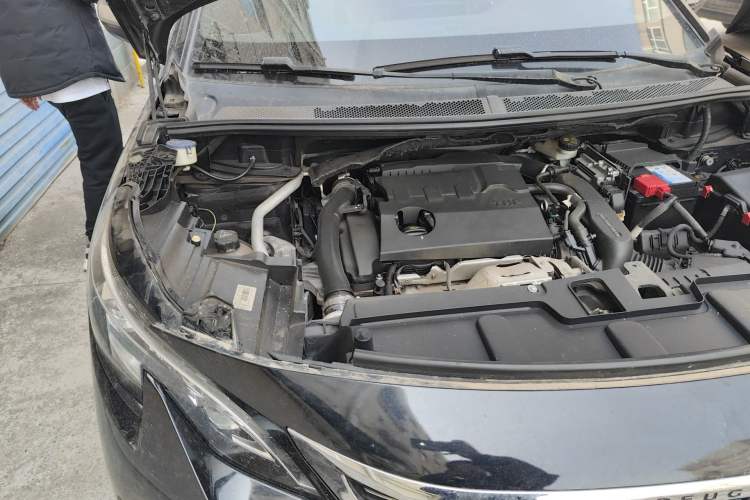 Used Peugeot 5008 2017 380THP 7-Seater Luxury GT Edition Engine Bay Right