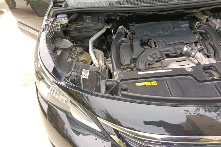 Used Peugeot 5008 2017 350THP 7-Seater Elite Edition Engine Bay Right