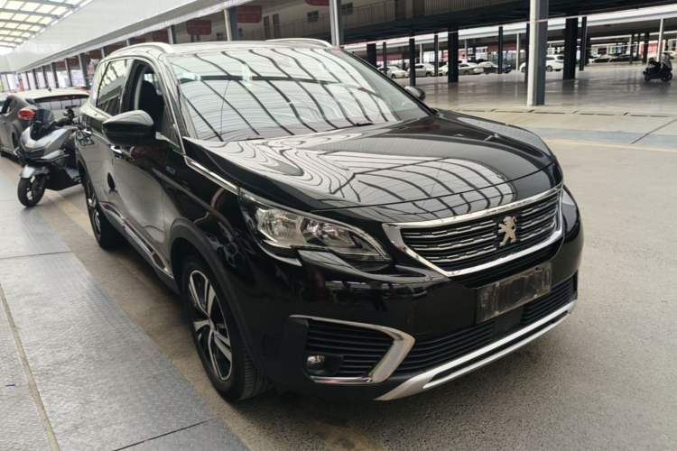 Used Peugeot 5008 2017 350THP 7-Seater Boundless Edition Front Right 45 Deg